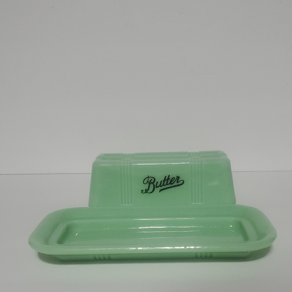 Jadeite Green Glass Butter Dish - Picture 2 of 4